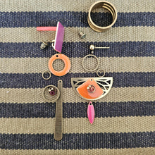 Charger l&#39;image dans la galerie, Boucles d&#39;oreilles asymétriques Art Déco