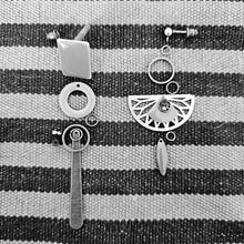 Charger l&#39;image dans la galerie, Boucles d&#39;oreilles asymétriques Art Déco