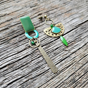 Boucles d'oreilles asymétriques Art Déco